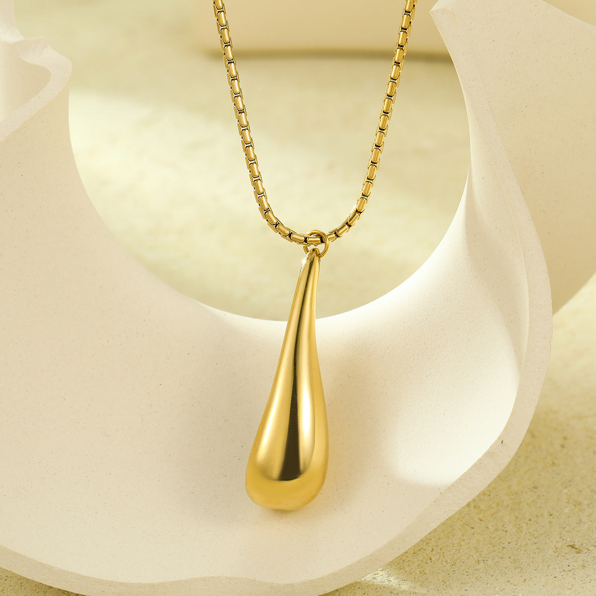 Retro Gold Water Drop Necklace Nimai